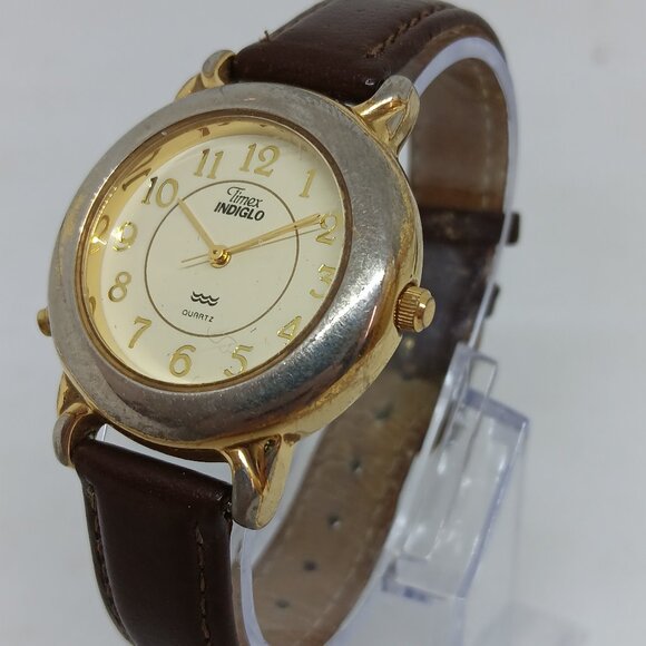Timex B8 Women's 32mm Gold Tone Leather Band Indiglo Watch NEW BATTERY - Picture 1 of 11